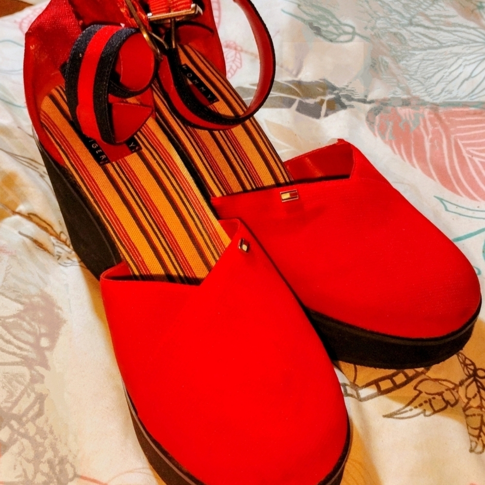 Tommy Hilfiger Red Women's Vintage Platform Shoes (6M)